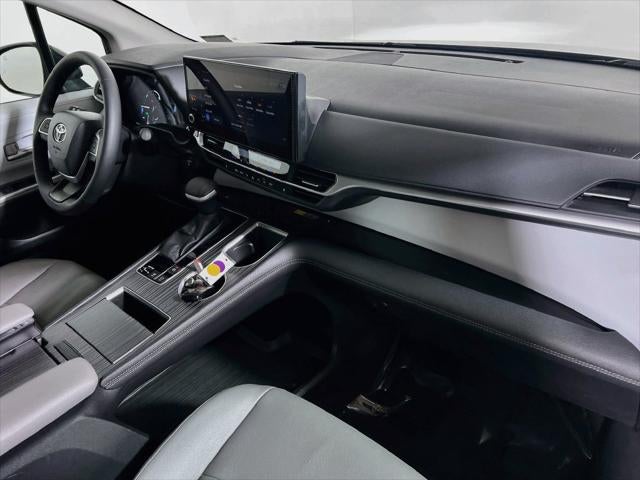 2026 Toyota Sienna XLE 8 Passenger