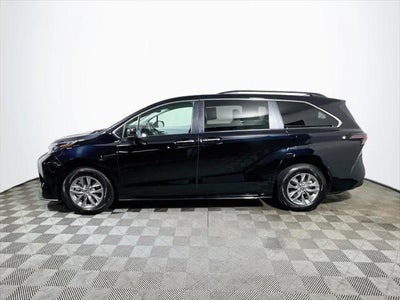 2026 Toyota Sienna XLE 8 Passenger