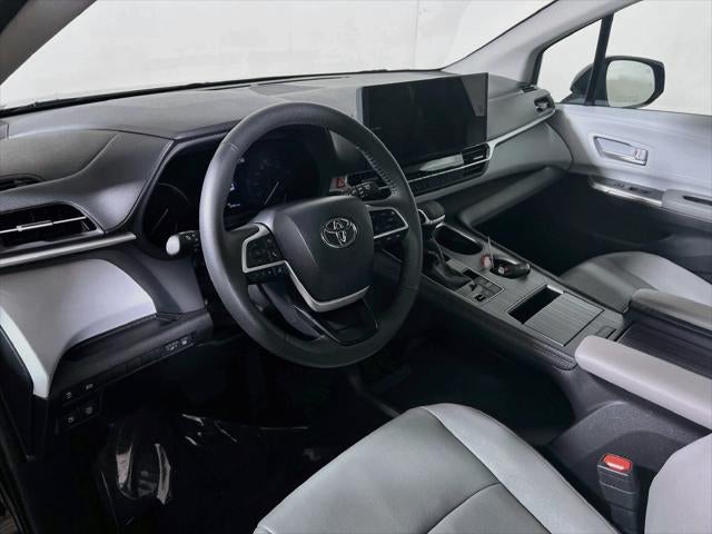 2026 Toyota Sienna XLE 8 Passenger