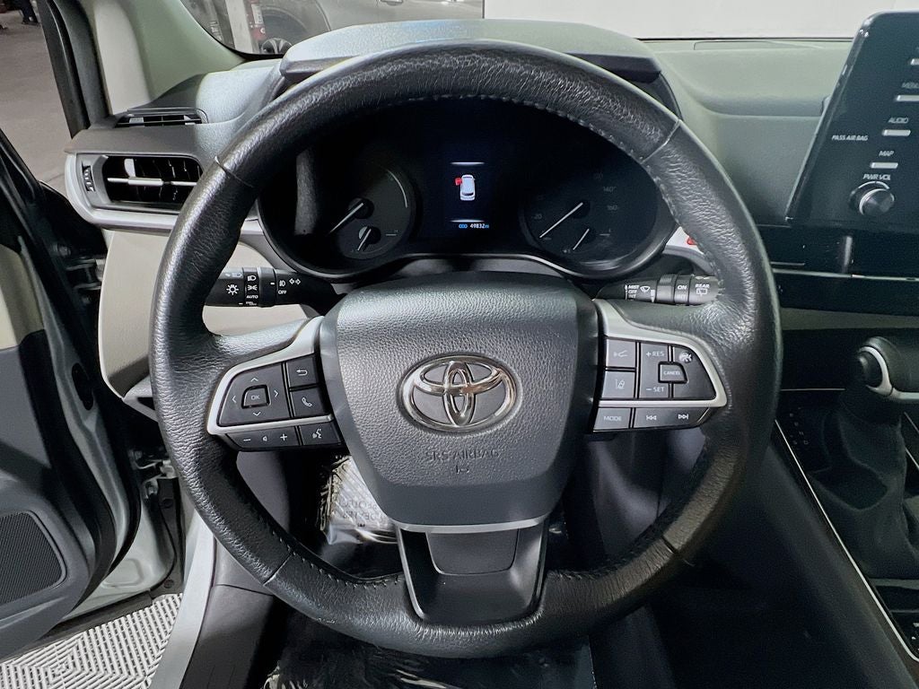 2024 Toyota Sienna XLE - Photo 10