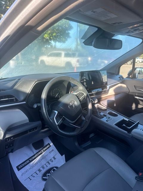 2024 Toyota Sienna XLE 8 Passenger