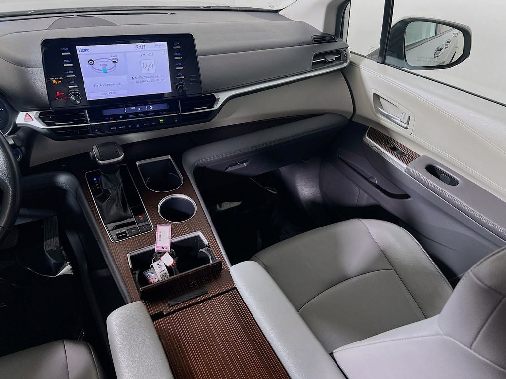 2024 Toyota Sienna XLE - Photo 20