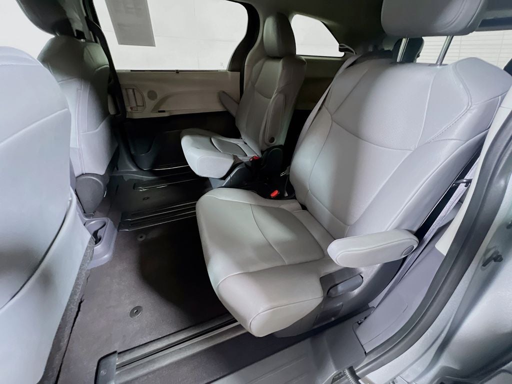 2024 Toyota Sienna XLE - Photo 21