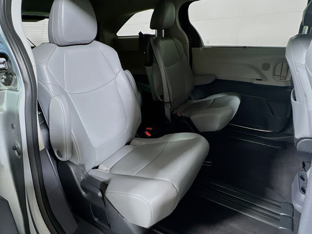 2024 Toyota Sienna XLE - Photo 23