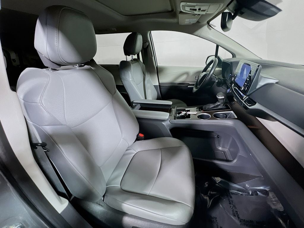 2024 Toyota Sienna XLE - Photo 24