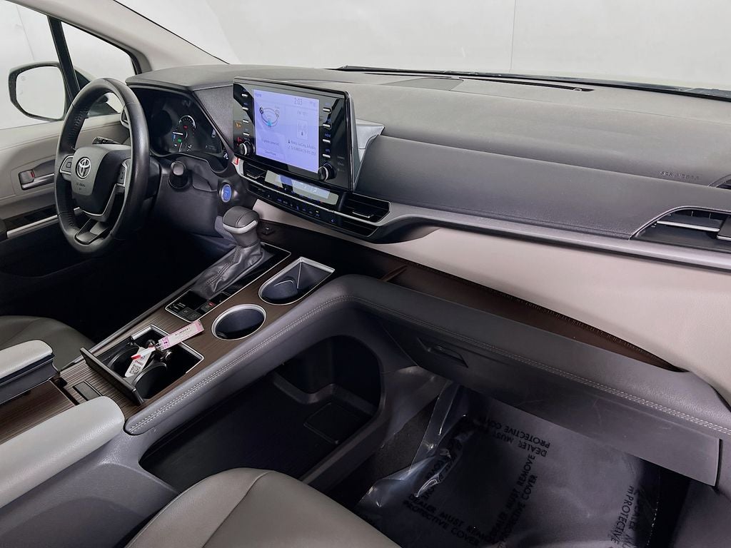 2024 Toyota Sienna XLE - Photo 25