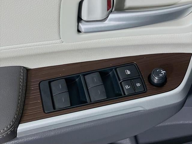 2024 Toyota Sienna XLE - Photo 50