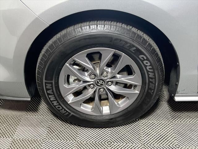 2024 Toyota Sienna XLE - Photo 61