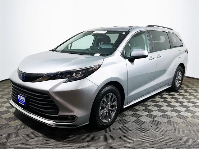 2024 Toyota Sienna XLE - Photo 37