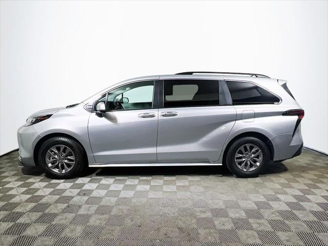2024 Toyota Sienna XLE - Photo 38