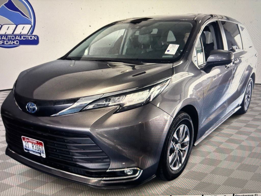 2022 Toyota Sienna XLE 7 Passenger