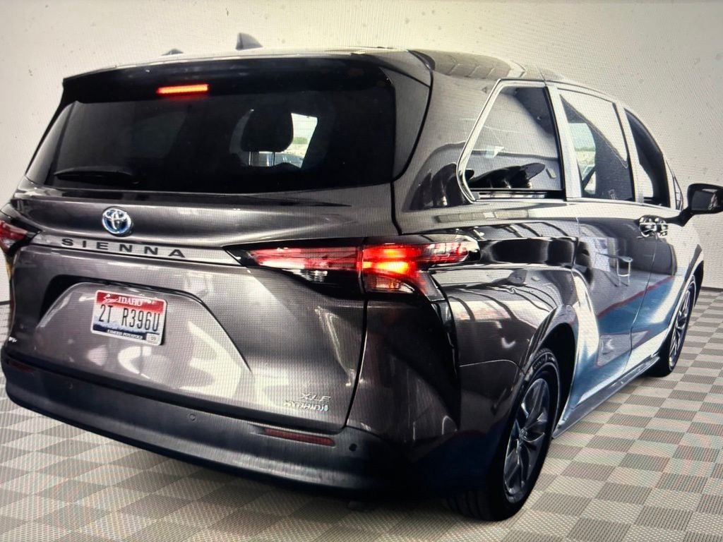 2022 Toyota Sienna XLE 7 Passenger