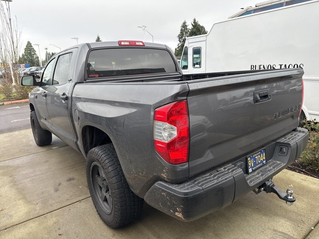 2017 Toyota Tundra SR5 5.7L V8