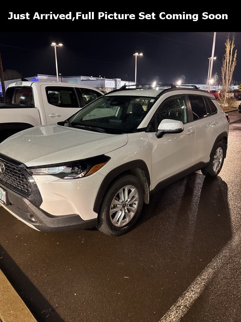 2024 Toyota Corolla Cross LE