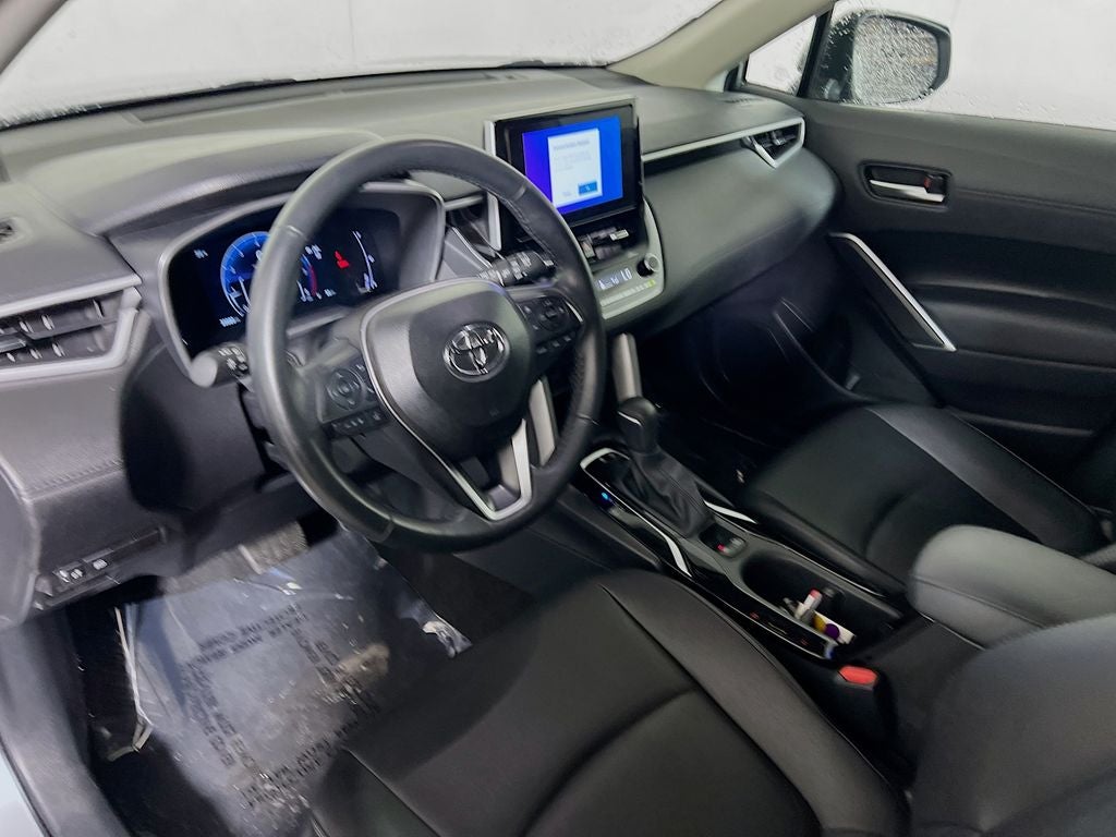 2025 Toyota Corolla Cross XLE