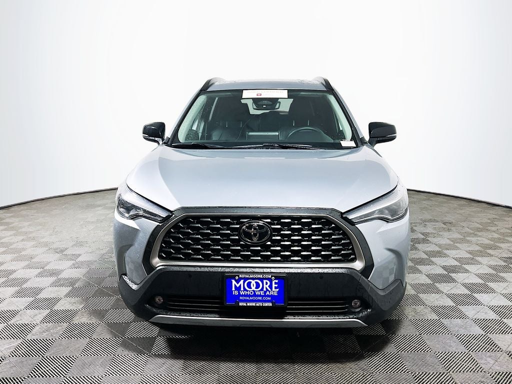 2025 Toyota Corolla Cross XLE