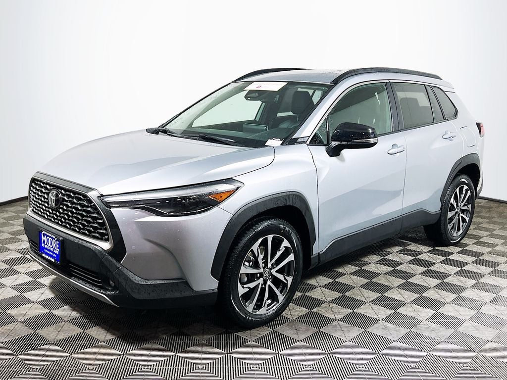 2025 Toyota Corolla Cross XLE