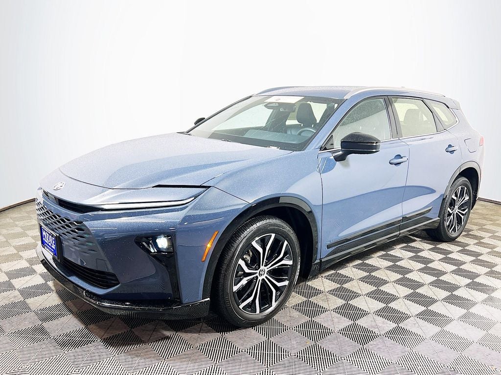 2025 Toyota Crown Signia XLE