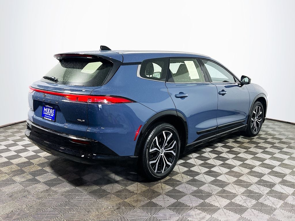 2025 Toyota Crown Signia XLE