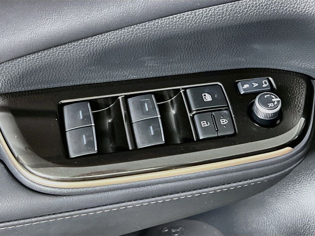 2025 Toyota Crown Signia XLE