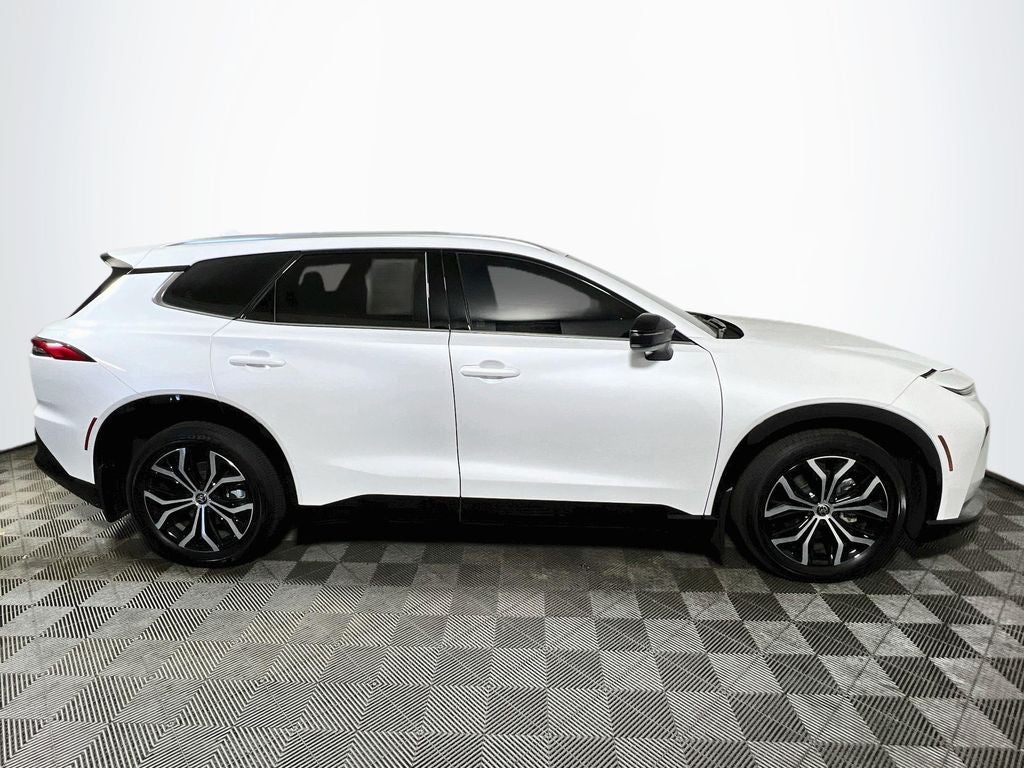 2025 Toyota Crown Signia XLE