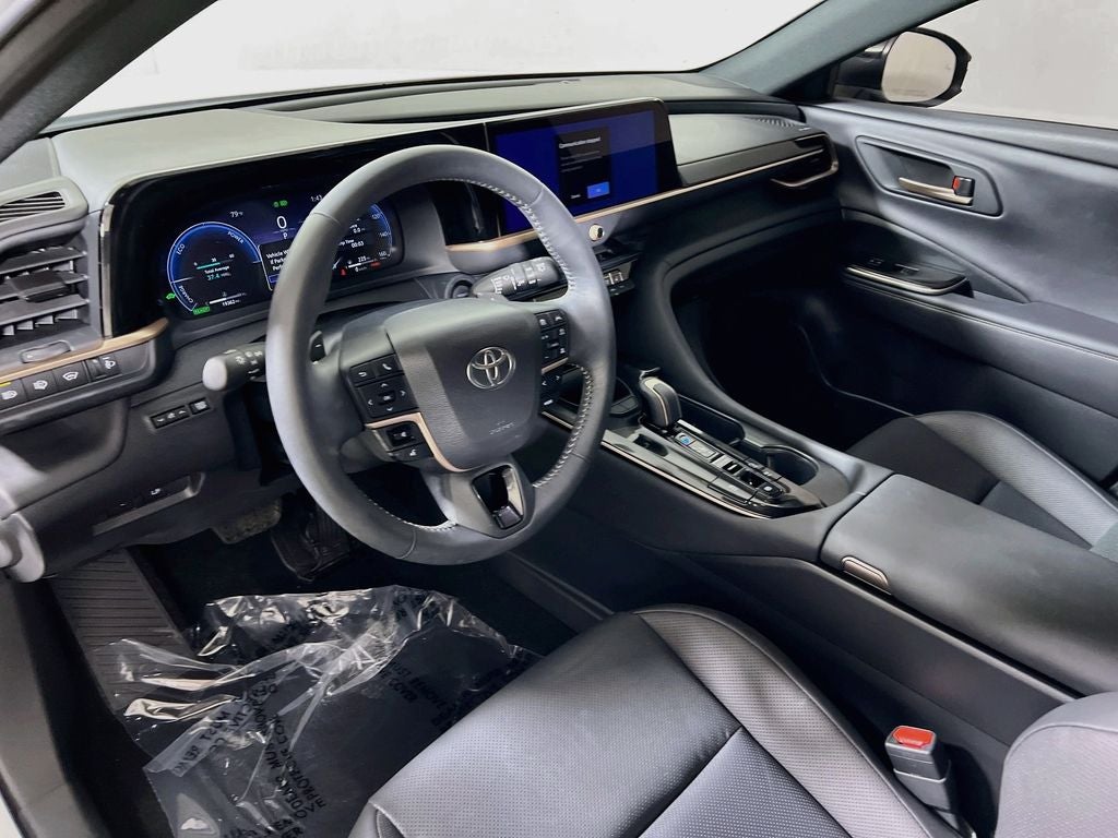 2025 Toyota Crown Signia XLE