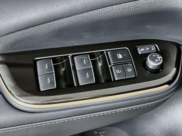 2025 Toyota Crown Signia XLE