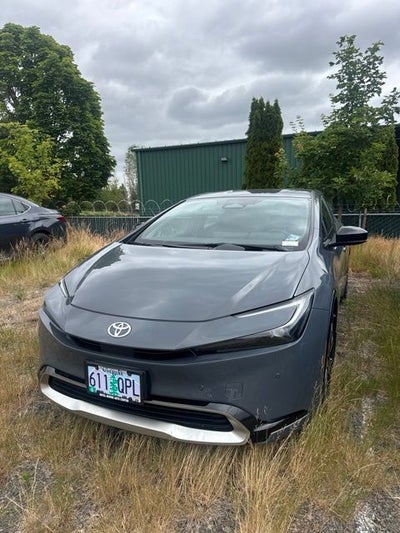 2025 Toyota Prius Plug-In Hybrid SE