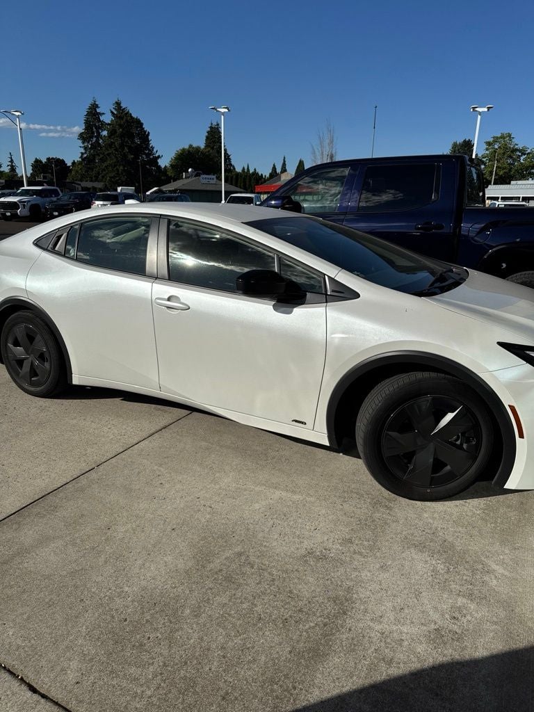 2024 Toyota Prius LE