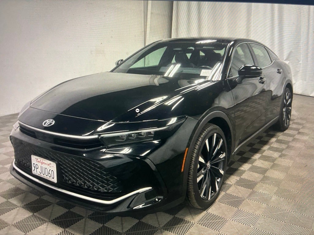 2025 Toyota Crown Platinum