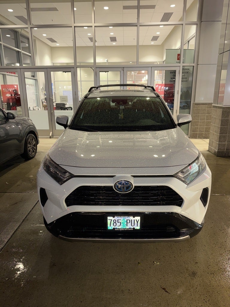2023 Toyota RAV4 Hybrid SE