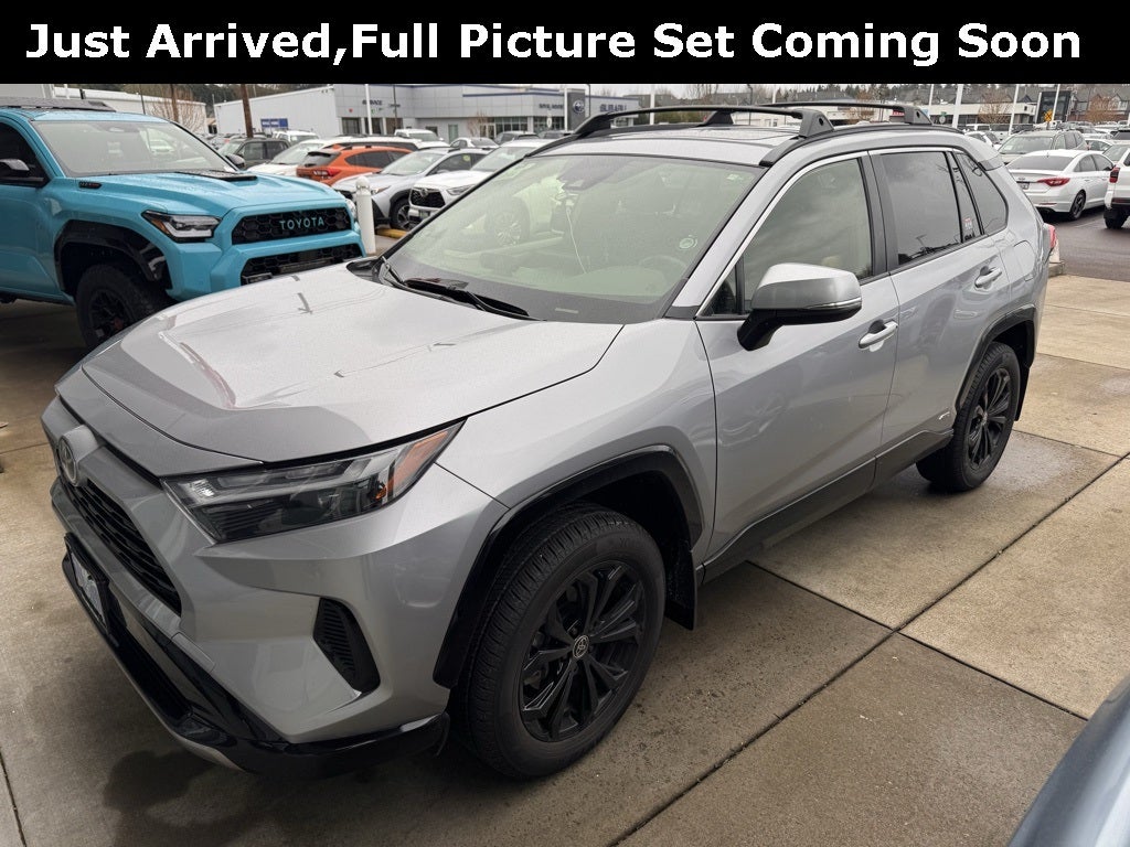 2025 Toyota RAV4 Hybrid SE