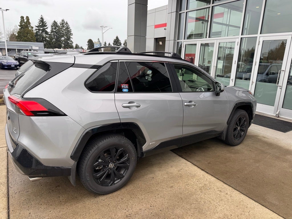 2025 Toyota RAV4 Hybrid SE