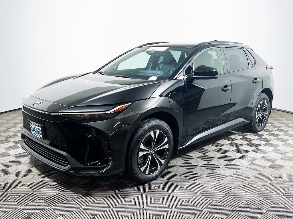 2025 Toyota bZ4X XLE