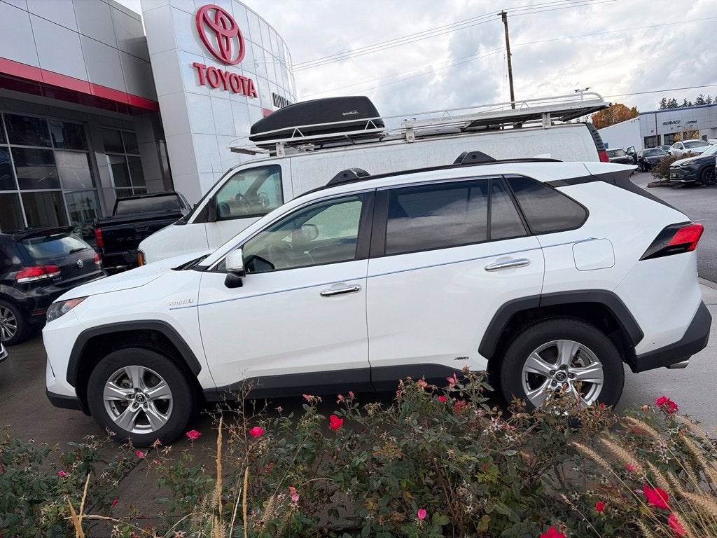 2020 Toyota RAV4 Hybrid LE