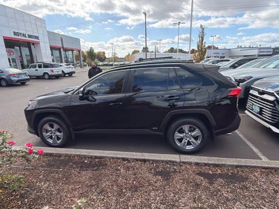 2025 Toyota RAV4 Hybrid XLE