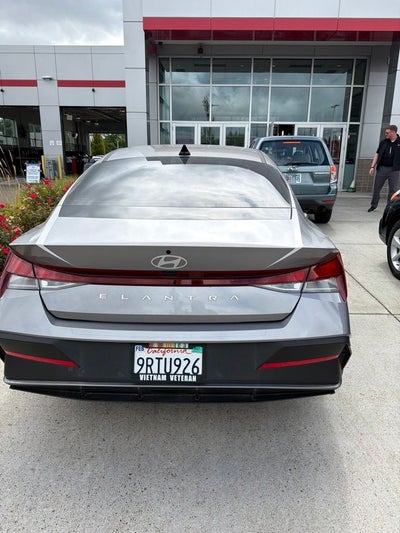 2025 Hyundai Elantra SE