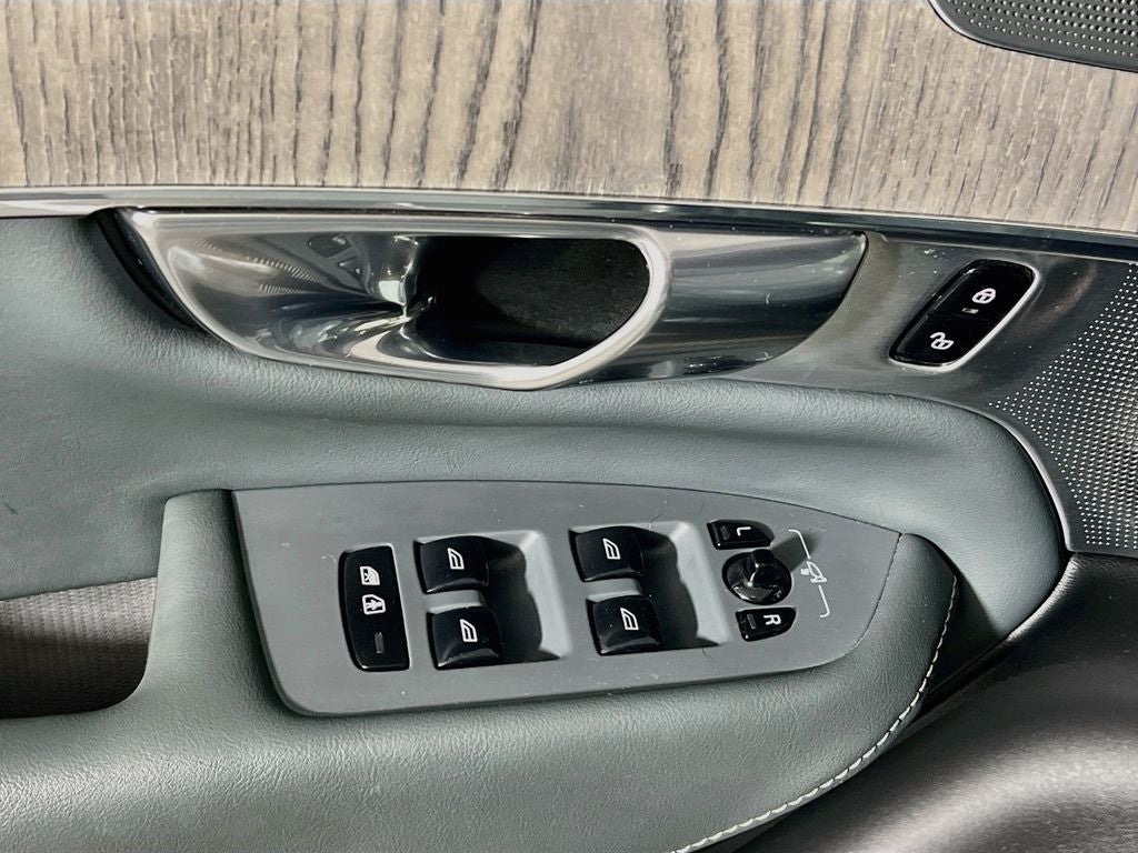 2021 Volvo XC90 T6 Inscription