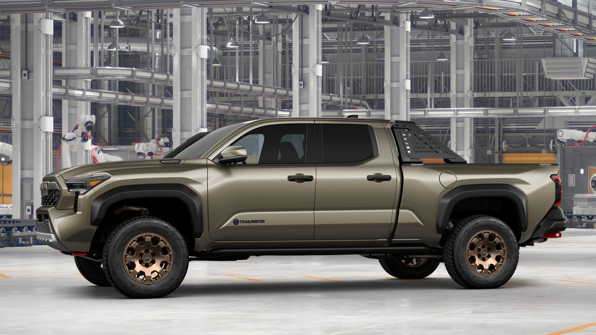 2026 Toyota Tacoma i-FORCE MAX Trailhunter