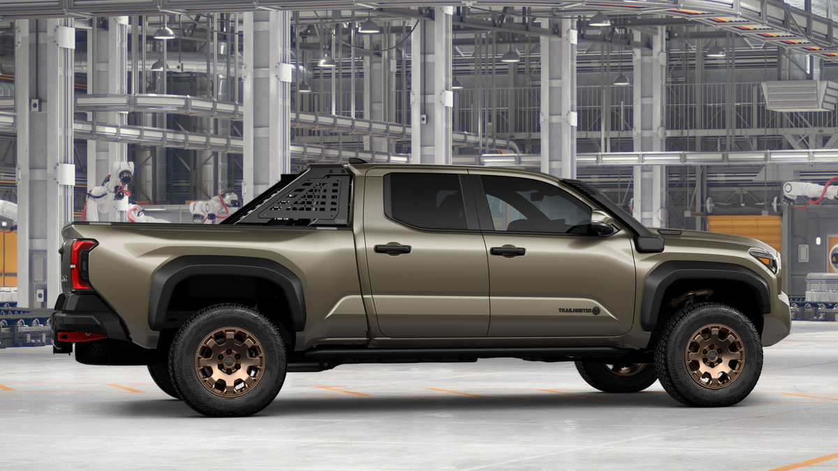 2026 Toyota Tacoma i-FORCE MAX Trailhunter