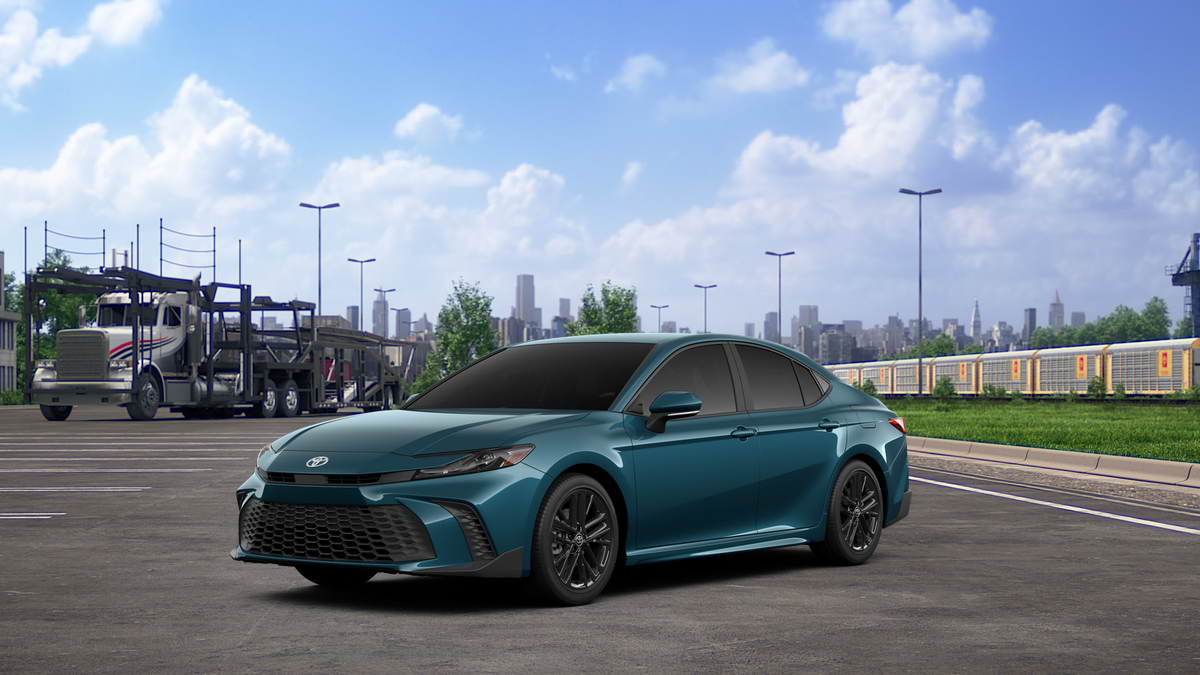 2026 Toyota Camry SE Hybrid's photo