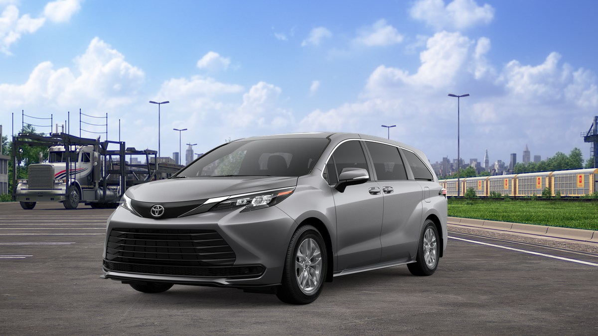 2026 Toyota Sienna LE 8-Passenger Hybrid AWD's photo