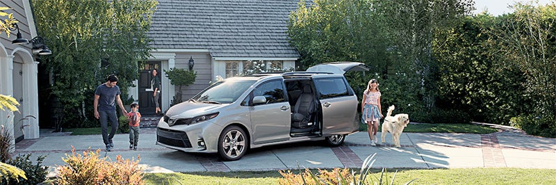 Royal Moore Toyota in Hillsboro OR